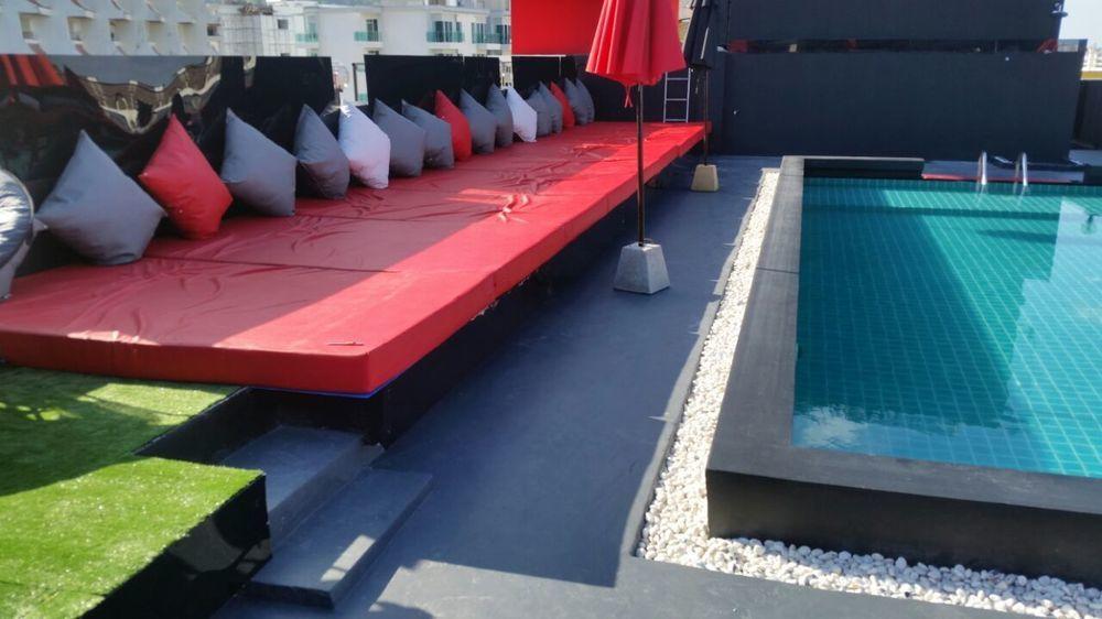 Sharaya Patong Hotel エクステリア 写真