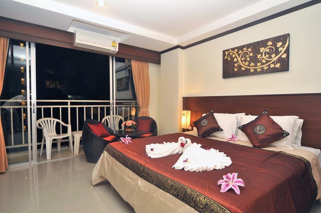 Sharaya Patong Hotel エクステリア 写真