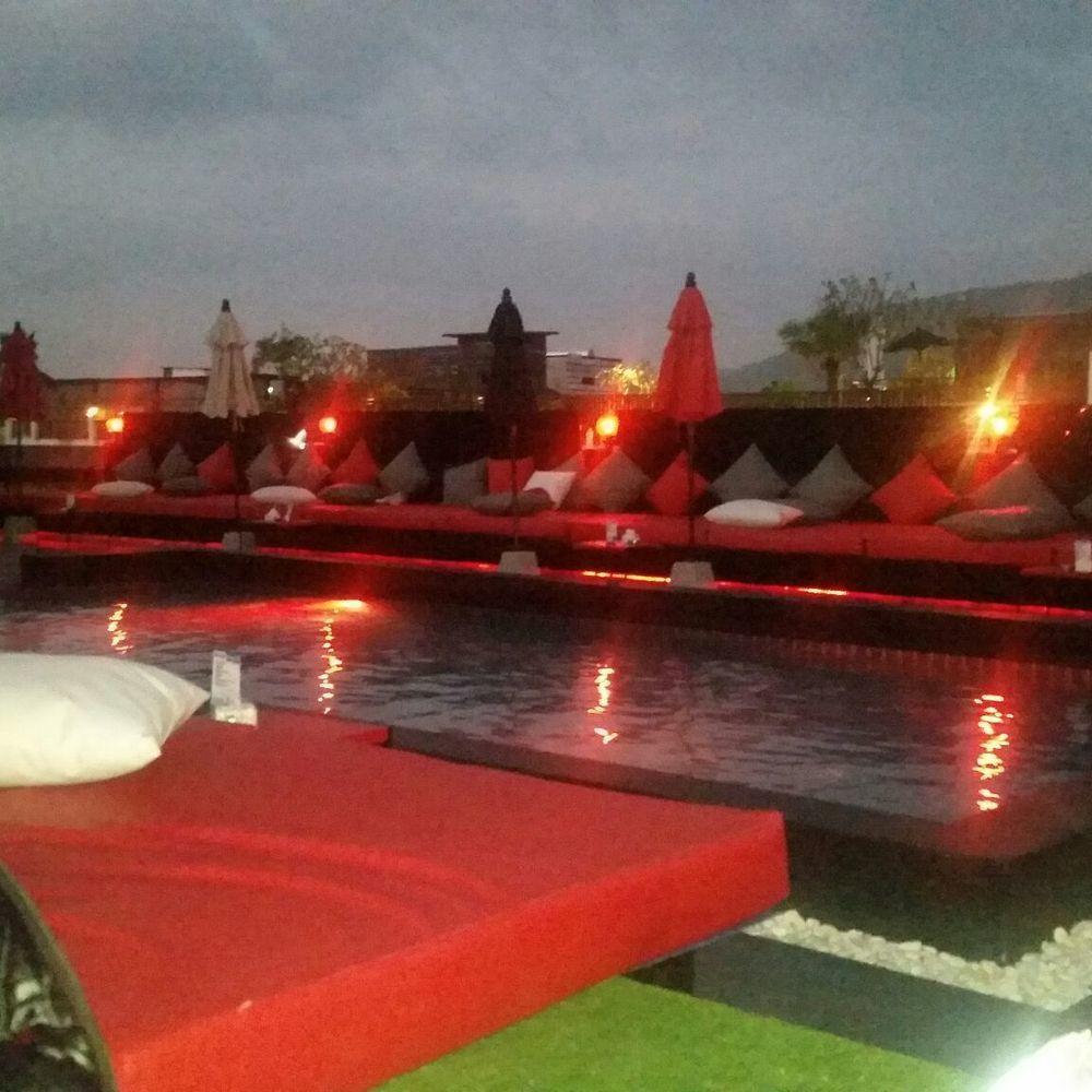 Sharaya Patong Hotel エクステリア 写真