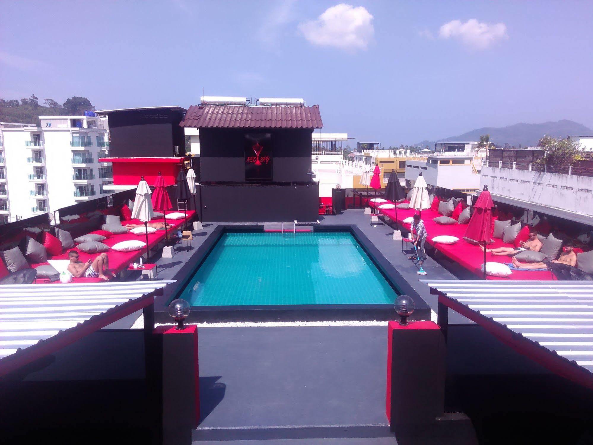 Sharaya Patong Hotel エクステリア 写真