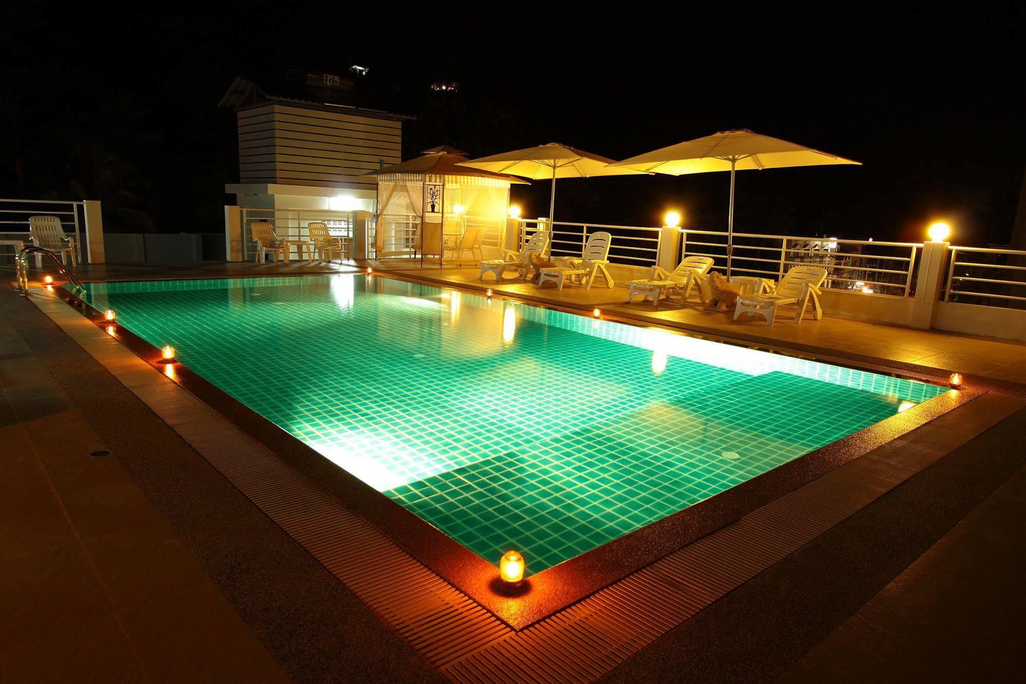 Sharaya Patong Hotel エクステリア 写真