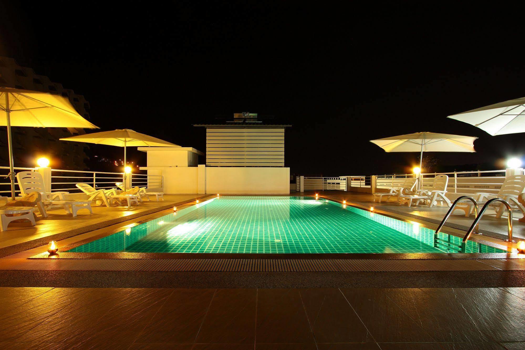 Sharaya Patong Hotel エクステリア 写真